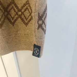 EMBROIDERED MONTAUK SWEATER
POLO IN BAJA DUNES